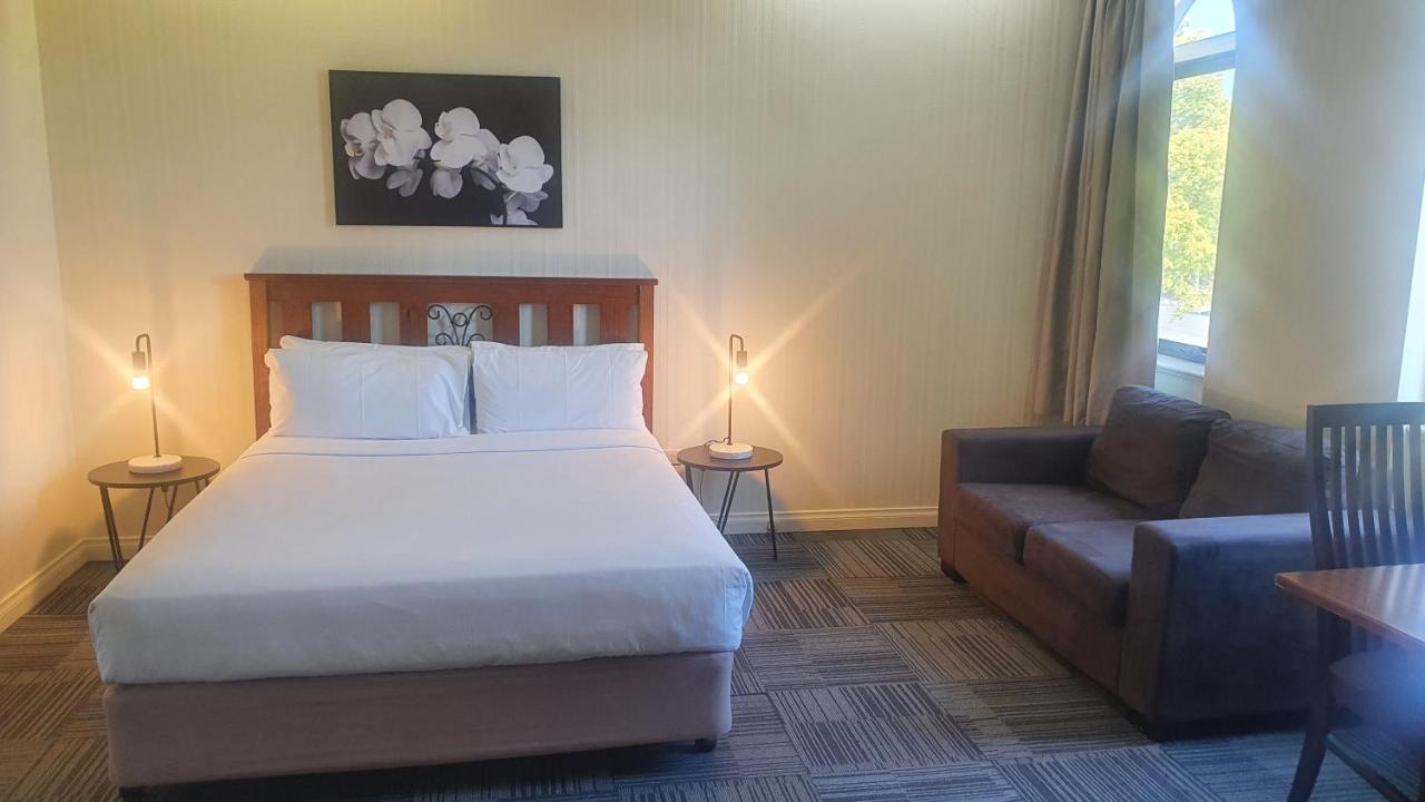 Hotel Cavalier Wantirna South Екстериор снимка