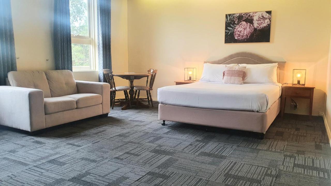 Hotel Cavalier Wantirna South Екстериор снимка