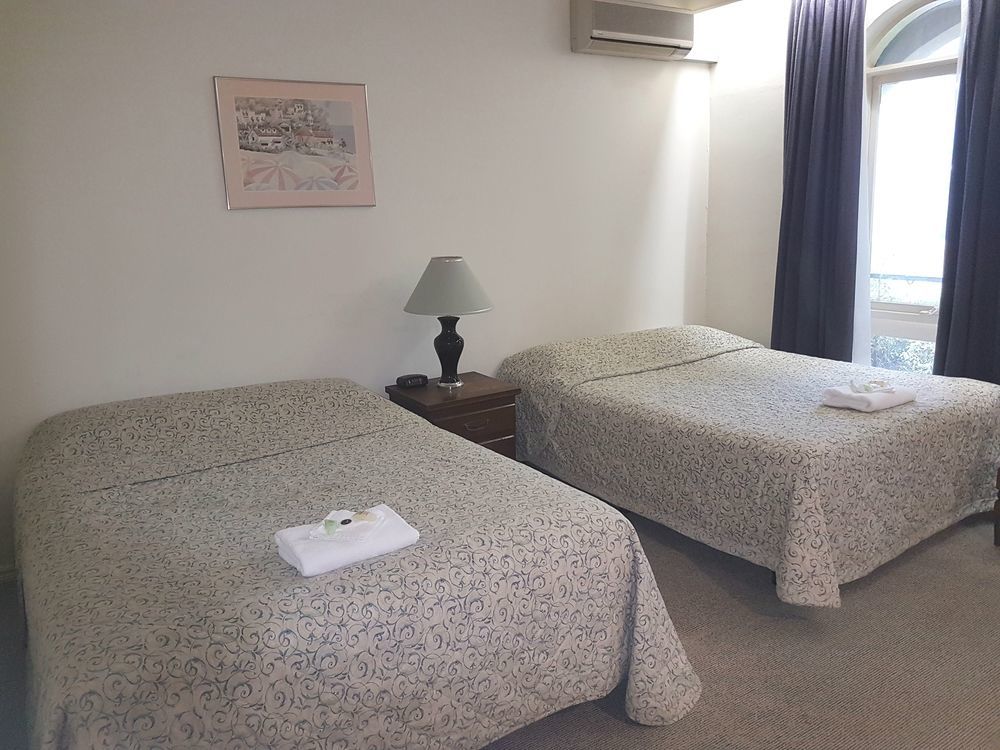 Hotel Cavalier Wantirna South Екстериор снимка