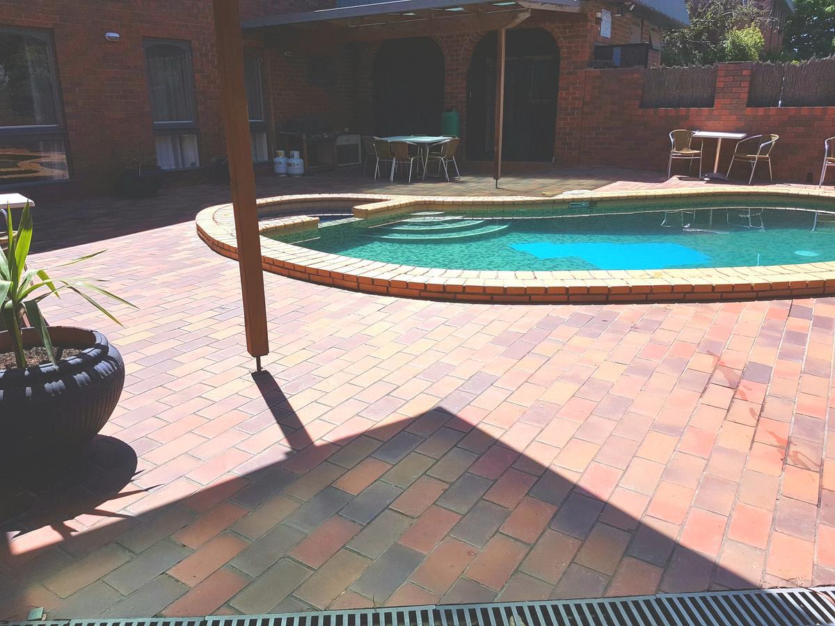 Hotel Cavalier Wantirna South Екстериор снимка