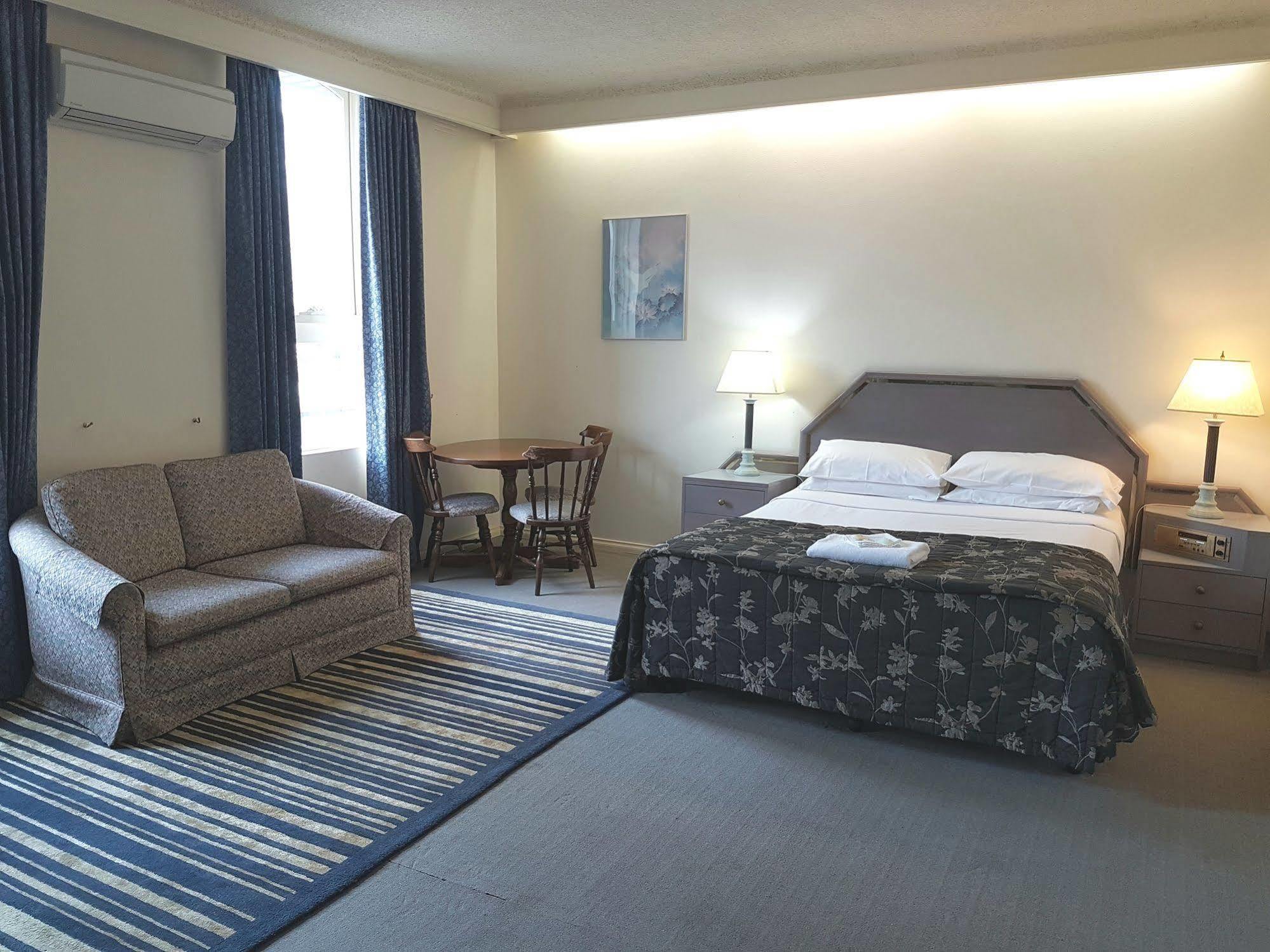 Hotel Cavalier Wantirna South Екстериор снимка